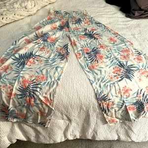 NWOT: Wide Leg Flowy Beach Pants